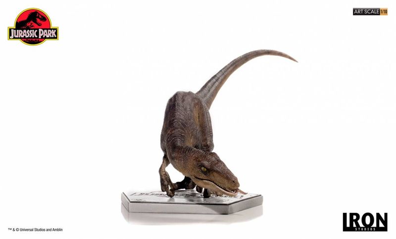 Jurassic-Park---Velociraptor-Crouching----Art-Scale-1-10