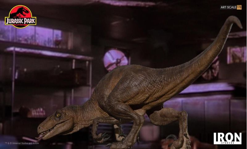 Jurassic-Park---Velociraptor-Crouching----Art-Scale-1-10