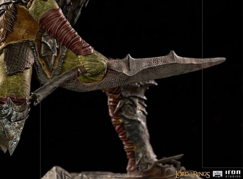 Swordsman-Orc---Lord-of-the-Rings---Art-Scale-1-10---Iron-Studios